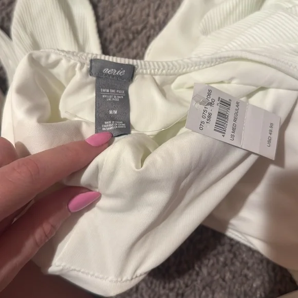 NWT Aerie White One Piece Swimsuit - Picture 4 of 5
